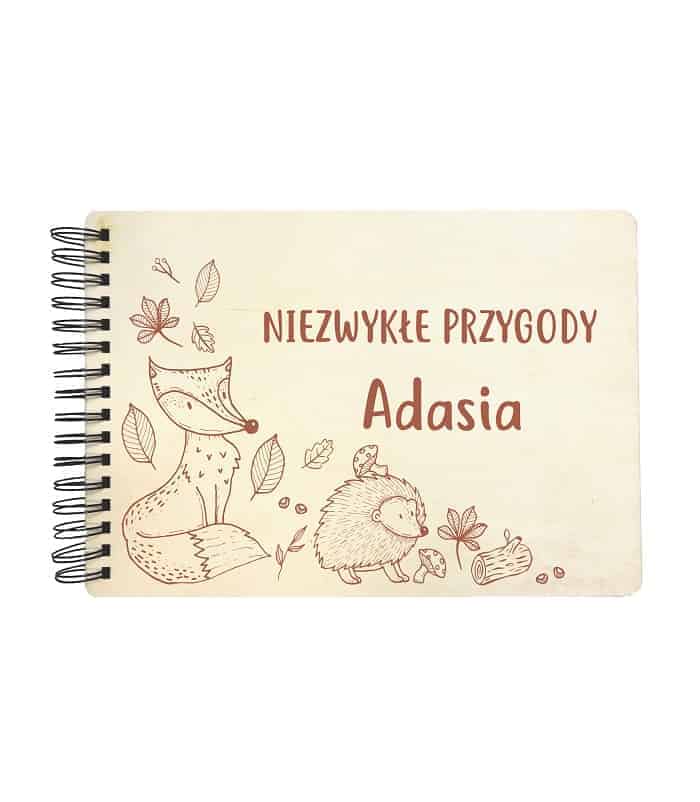 3D Drewniany album z metryczką na zdjęcia z grawerem. Prezent na roczek. 3D - obrazek 1
