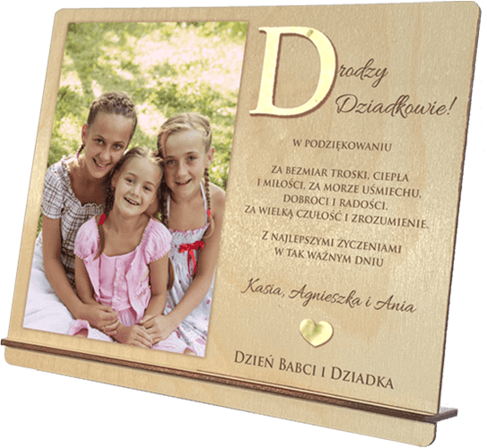 Drewniana ramka 3D z grawerem Drodzy Dziadkowie oraz zdjęciem dzieci i napisem Dzień Babci i Dziadka