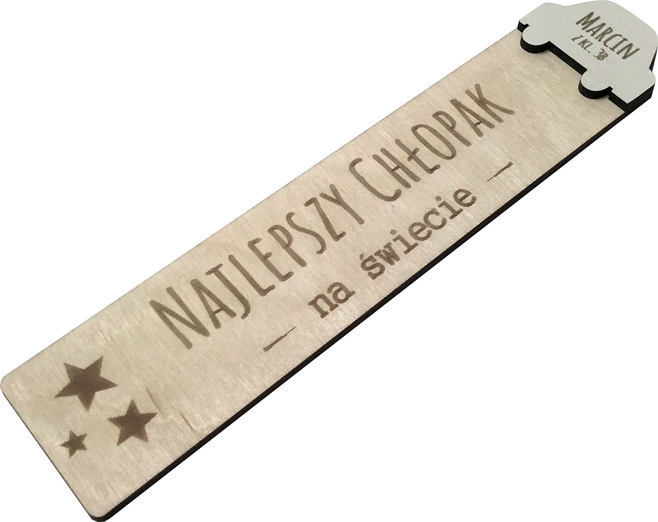 d9d4d3ff5c01812ccee2f696cc07e827.jpg Zakładka Personalizowana z Grawerem - Prezent Dzień Chłopaka - obrazek 1